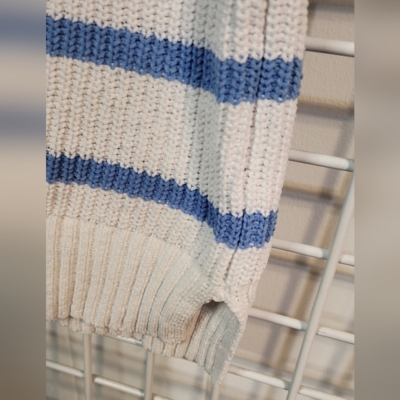 Striped Blue and White Women's Sweater, SOFT,  USED,  CLEAN,  196 - Picture 5 of 8